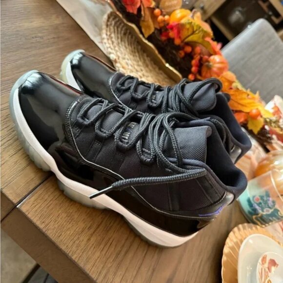 Air Jordan Retro 11 SpaceJam - Picture 1 of 8